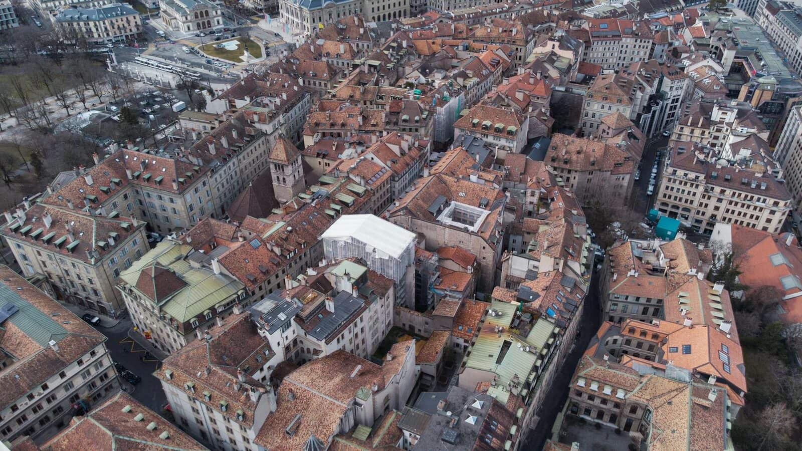 Schweizer Stadt- oder Alpenlandschaft als Titelbild