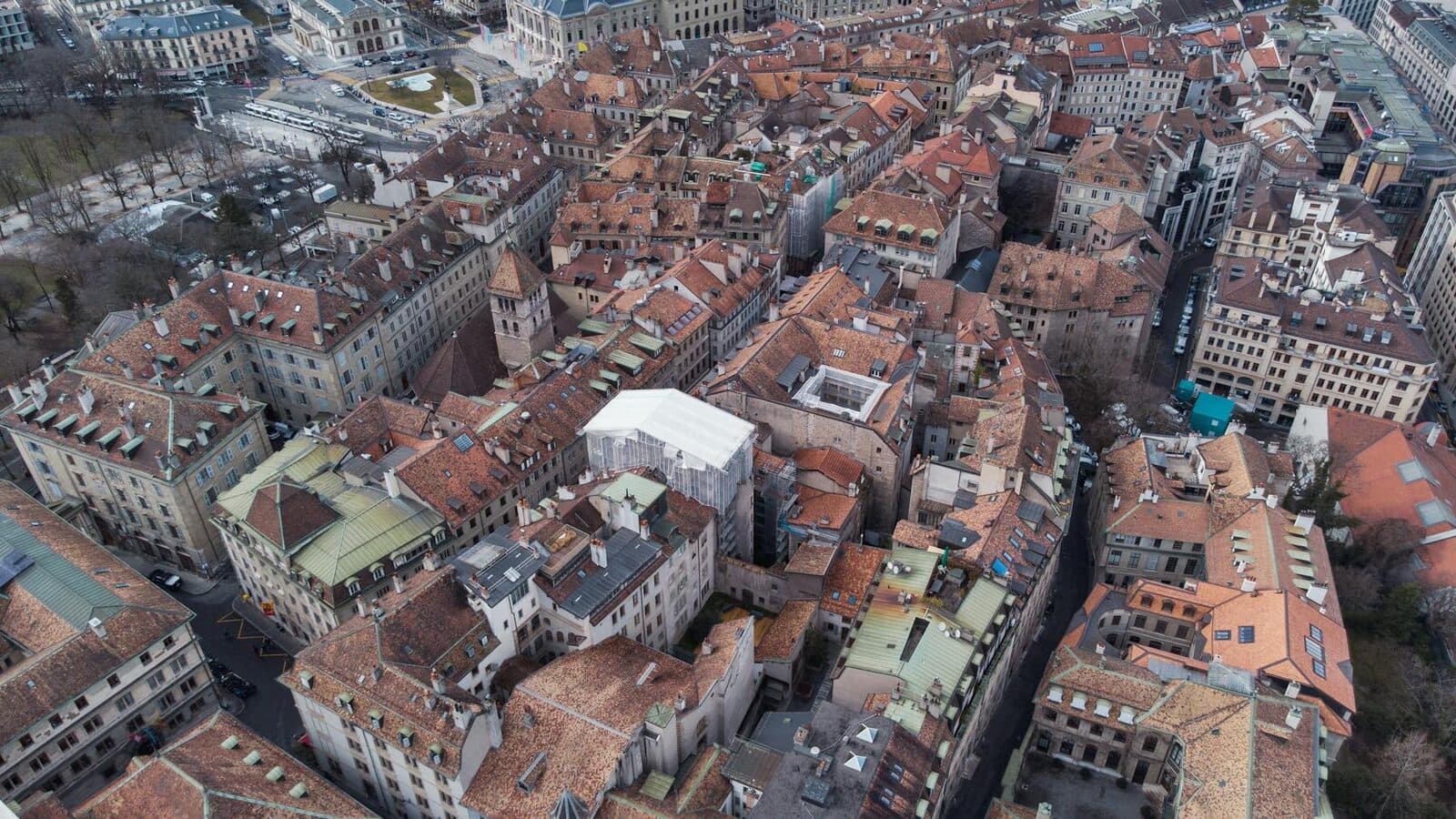 Schweizer Stadt- oder Alpenlandschaft als Titelbild
