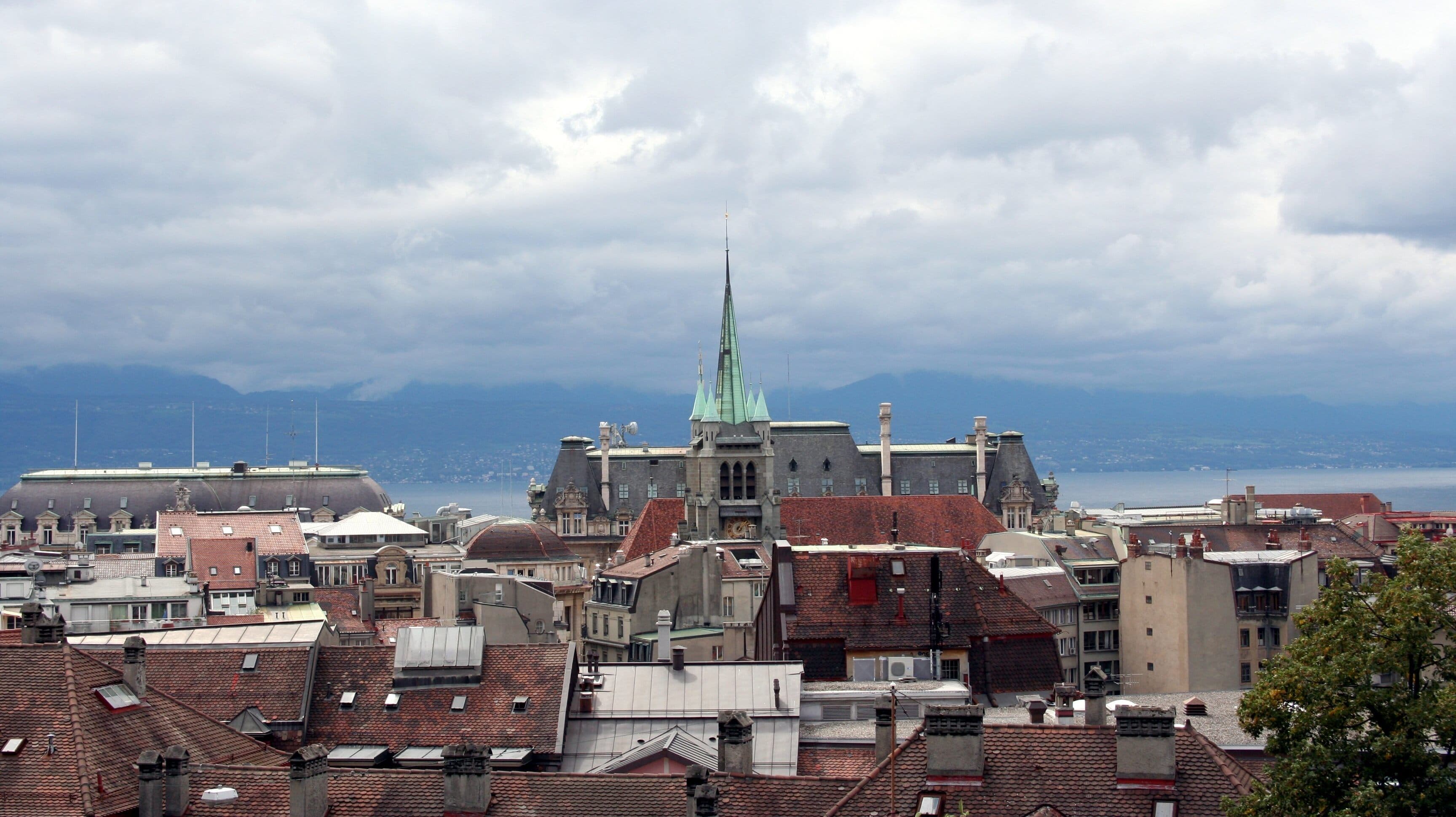 Schweizer Stadt- oder Alpenlandschaft als Titelbild