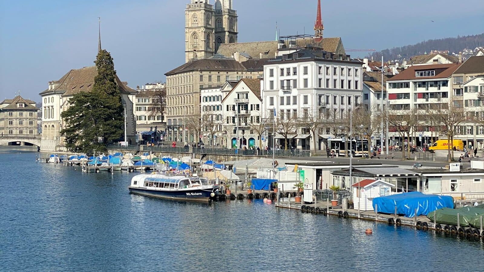 Schweizer Stadt- oder Alpenlandschaft als Titelbild